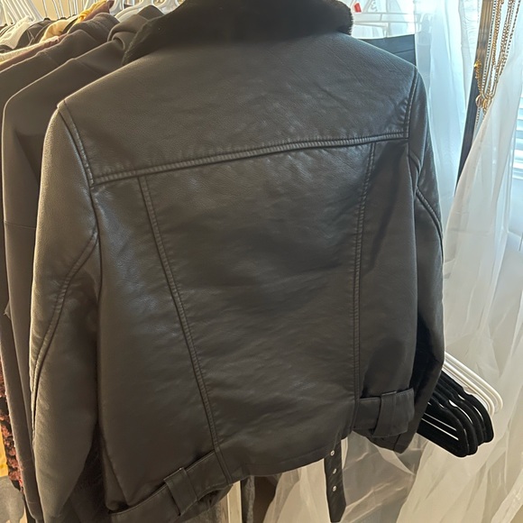 Pleather moto jacket with fur - Picture 3 of 3